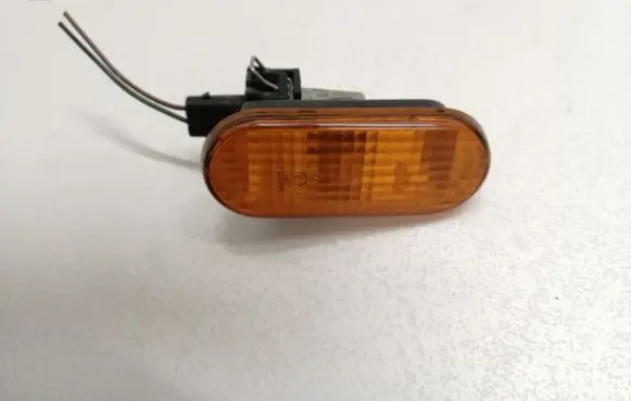 Volkswagen Polo III 6N 6N2 6NF Front fender indicator light 3A0949117A