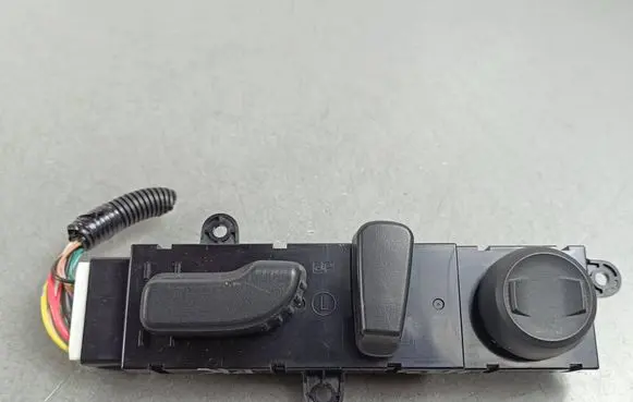 Subaru Outback (BT) Seat control switch 