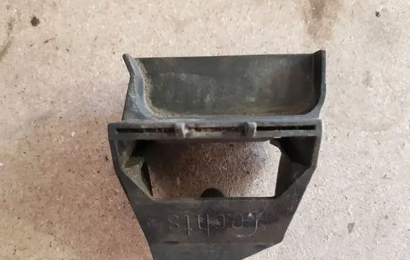 BMW 7 E38 Radiator mount bracket 17111737707