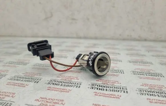 Volkswagen PASSAT B6 12 V Socket (rear) 1J0972762