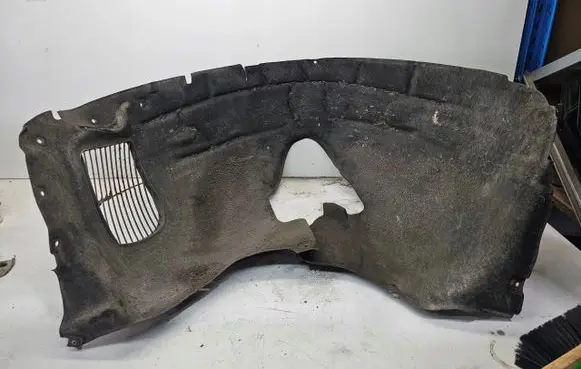 Audi Q7 4L Front arch 4L0809961C