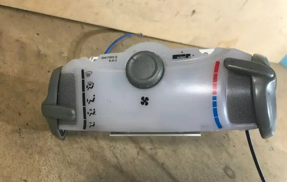 Peugeot 107 Climate control unit 69617003Q 69617004 69617308