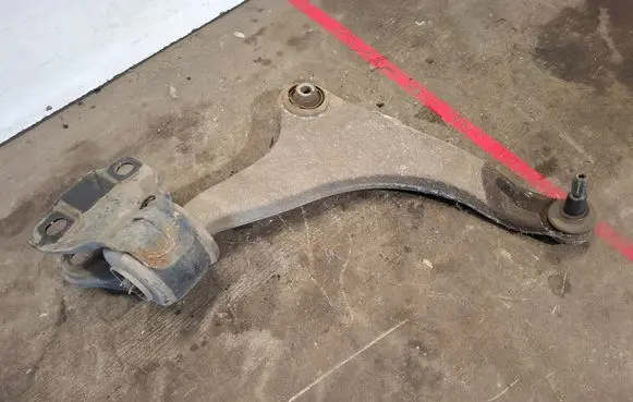 Front lower control arm/wishbone