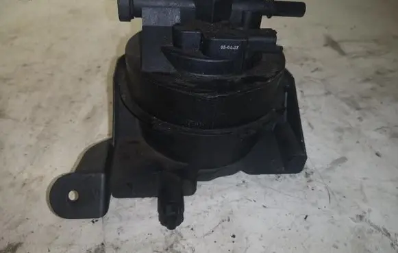 Volvo C30 Fuel filter housing 9645928180