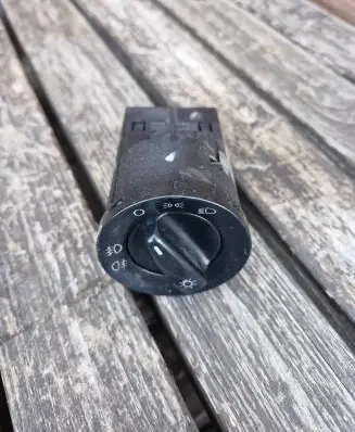 Volkswagen Golf IV Light switch