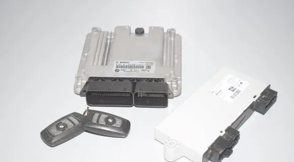 BMW 5 F10 F11 Engine ECU kit and lock set 9257038 8511907 61356809374