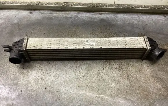 Mini Cooper Countryman R60 Intercooler radiator 2751277 51650