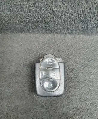 Audi A6 S6 C5 4B Ignition key/card 4D0837231K