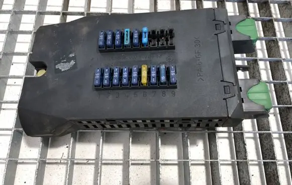 Mercedes-Benz Vito Viano W638 Fuse box set 0005400650