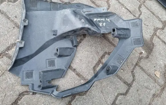 Ford Focus Front bumper mounting bracket