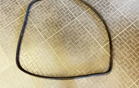 Mercedes-Benz E W212 Front door rubber seal