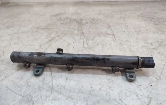 Mercedes-Benz CLS C218 X218 Fuel main line pipe A6420703095
