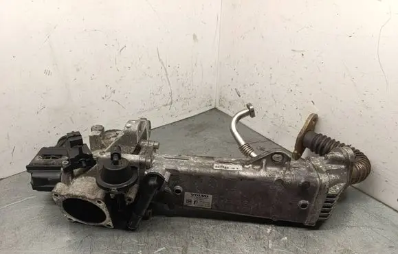 Volvo V70 EGR valve cooler 30774531 31272702