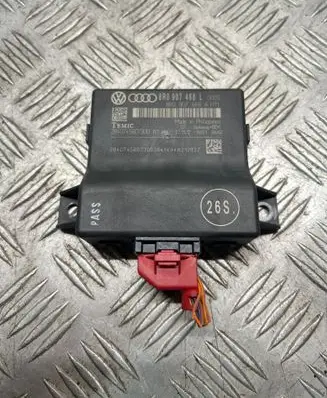Audi A5 8T 8F Gateway control module 8R0907468L