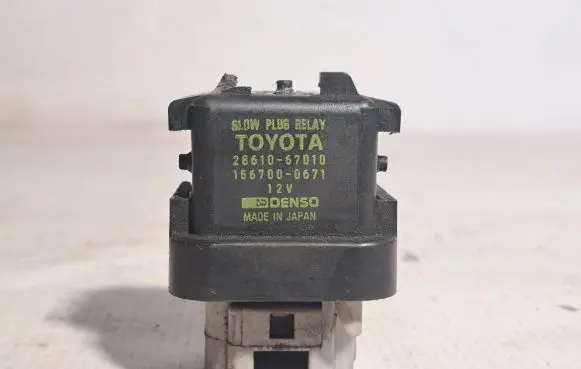 Toyota Corolla Verso E121 Glow plug pre-heat relay 2861067010 1567000671