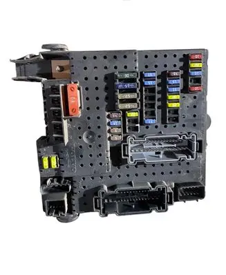 Volvo XC90 Fuse module 8676391