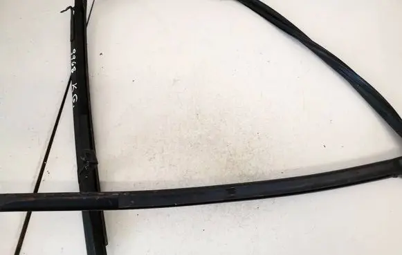 Mazda 2 Rubber seal rear door 