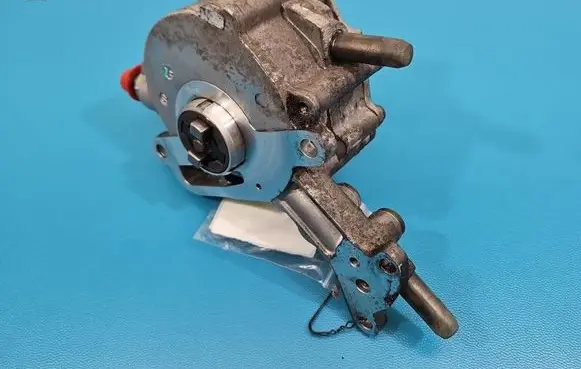 Volkswagen PASSAT B6 Vacuum pump 038145209Q IMPRK1560502