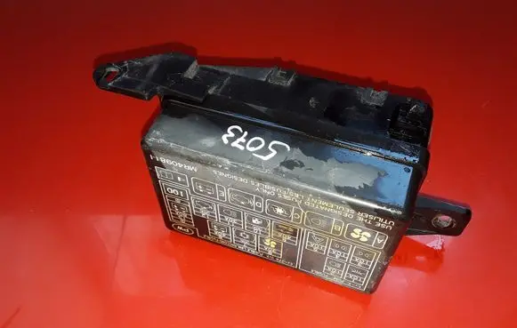 Mitsubishi Pajero Sport I Fuse module MR409811