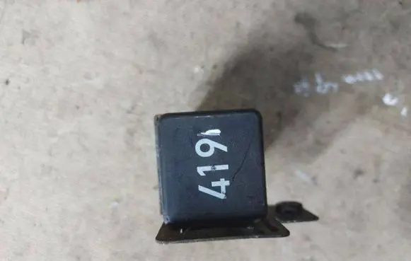 Volkswagen Sharan Glow plug pre-heat relay 7M5919506 899257000 YM218C616AA