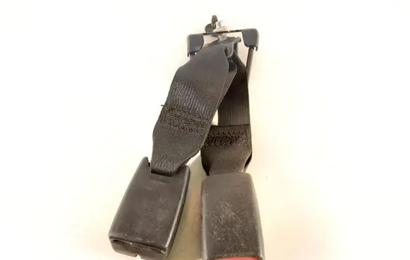 Rear seatbelt buckle