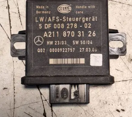 Mercedes-Benz E W211 Light module LCM 5DF00827802 0000922757 A2118703126