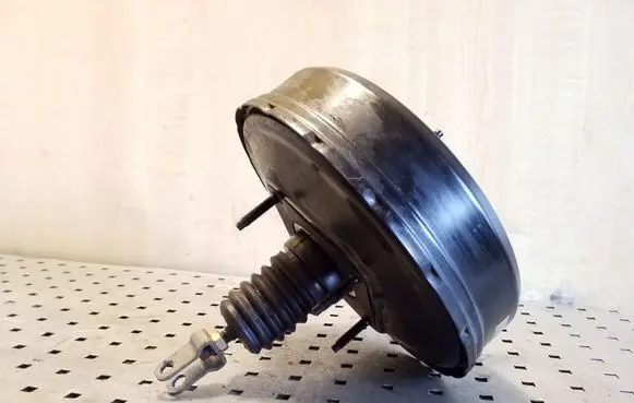 Toyota RAV 4 (XA20) Brake booster 13101013930