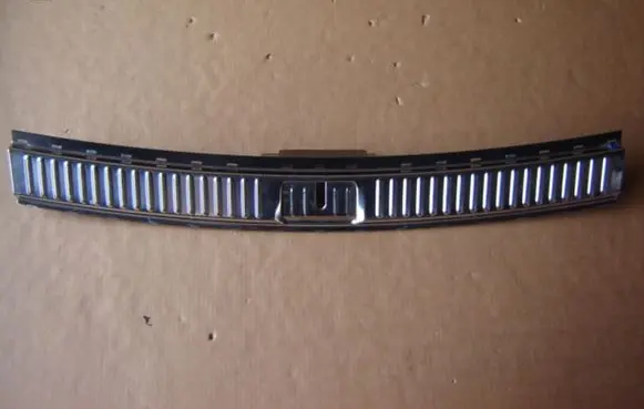 Volkswagen Touareg II Trunk/boot sill cover protection 7P0863459