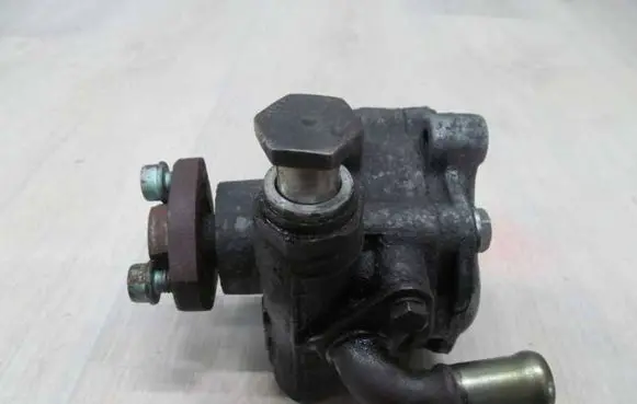 Volkswagen PASSAT B5 Power steering pump 23408