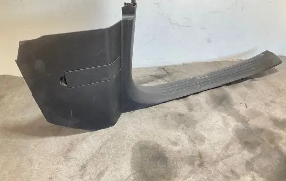Mercedes-Benz GLE W167 Other sill/pillar trim element A1676803401