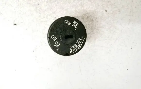 Passenger airbag on/off switch