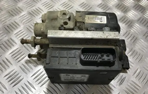 Volkswagen Sharan ABS Pump 7m0907379 6n0614117