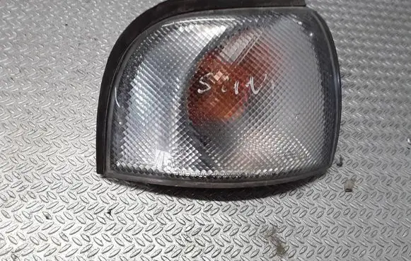Nissan Sunny Front indicator light 6R010301