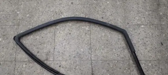 Peugeot 406 Front door glass trim molding 