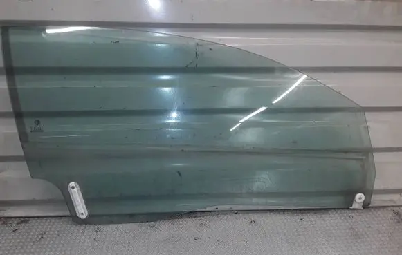 Alfa Romeo GT Front door window/glass (coupe)