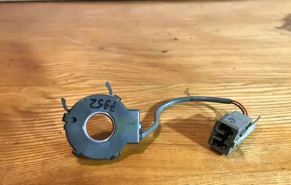 Citroen Xantia Steering angle sensor 73811102
