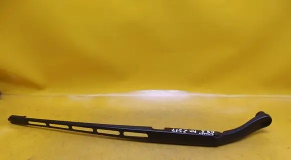 Front wiper blade arm