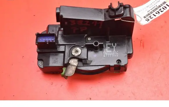 Opel Corsa C Front door lock 24444016EY