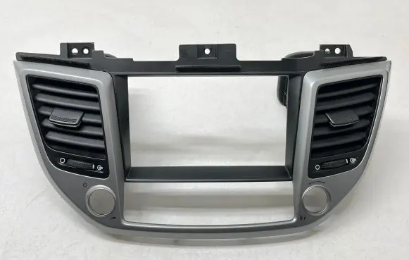 Hyundai Tucson TL Dash center air vent grill 84740D7100