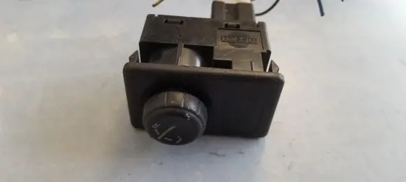 Nissan Primera Wing mirror switch