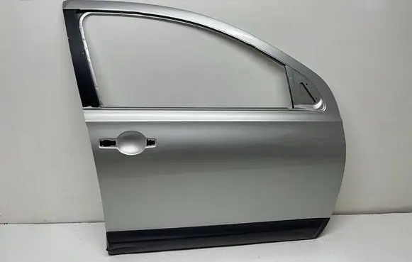 Nissan Qashqai Front door 