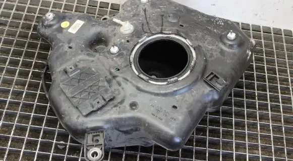 Audi A6 S6 C7 4G AdBlue liquid reservoir 4G0131877K