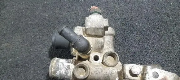 Engine coolant pipe/hose