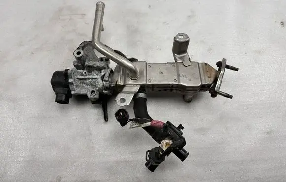 Toyota Prius (XW20) EGR valve cooler 2560137010