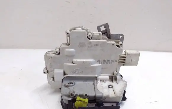 Audi A4 S4 B7 8E 8H Front door lock 8E1837016AA