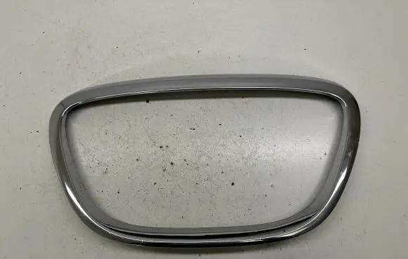 Seat Altea Front bumper upper radiator grill 5P0854643