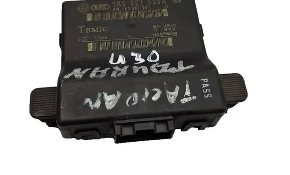 Volkswagen Golf V Gateway control module 1K0907530A