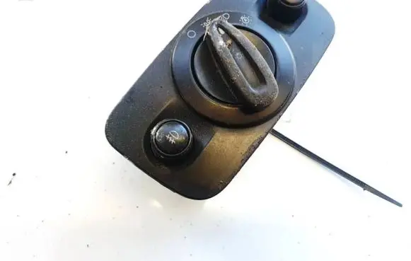 Ford Mondeo MK IV Light switch 70962