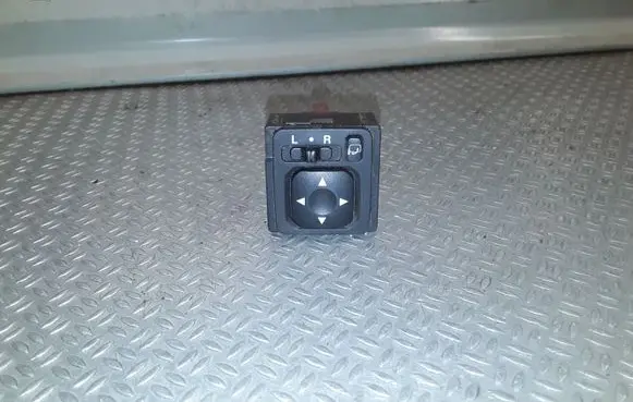 Mitsubishi Outlander Wing mirror switch 183569