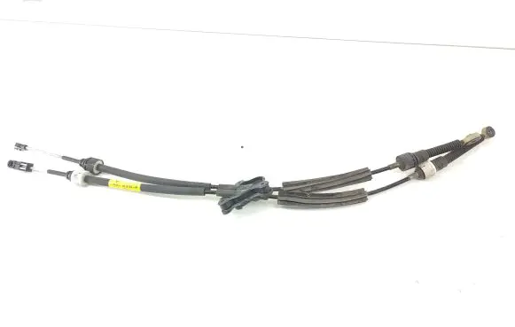 Renault Megane III Gear shift cable linkage 8200781046